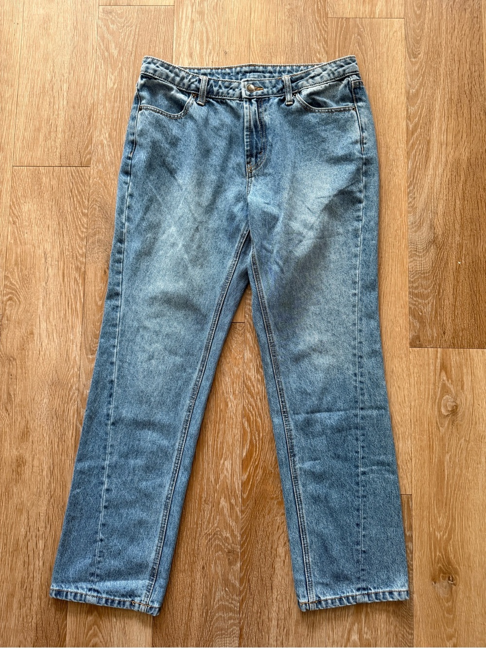 Women's Straight Leg Denim Jeans in Light Blue